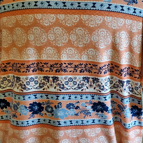 Cold Shoulder Tunic - Picture 4 of 6